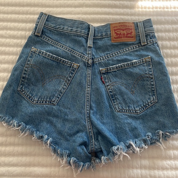 LEVI high waisted mom shorts - Picture 2 of 4